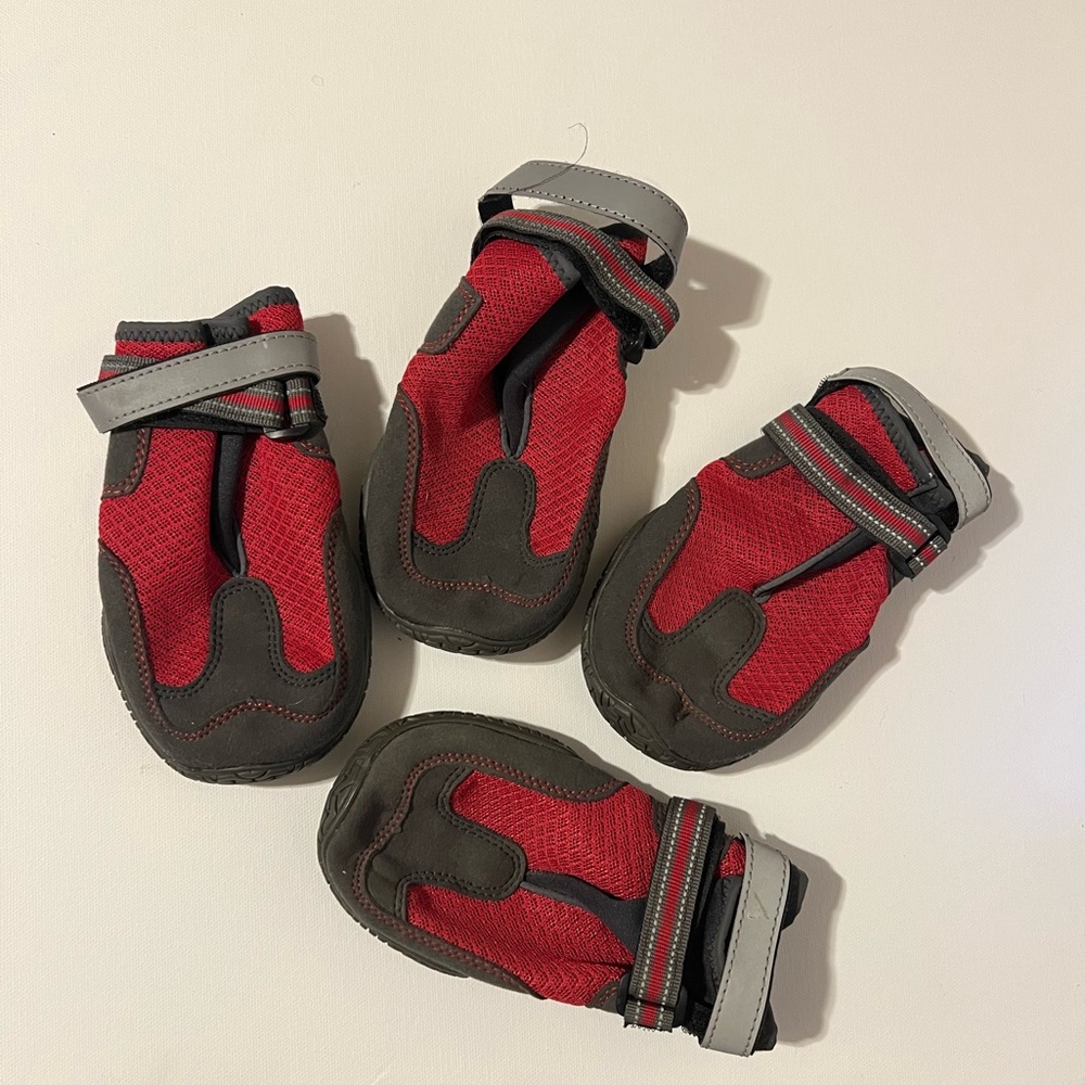 XL Red Dog booties sz 8 Weather proof